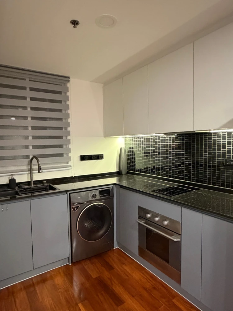 For Sale: Fully furnished 2-bedroom unit at Urbana Langsuan. Book now if interested.