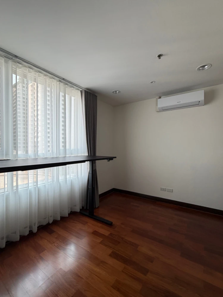 For Sale: Fully furnished 2-bedroom unit at Urbana Langsuan. Book now if interested.