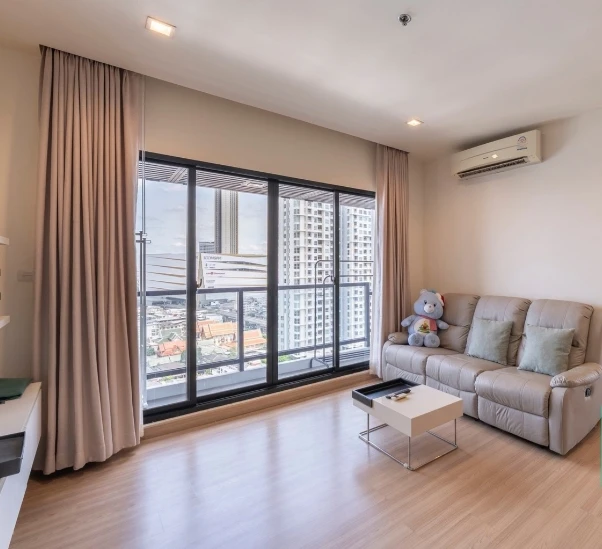 For sale: Urbano Absolute Sathon-Taksin, 21st floor. Fully furnished and ready to move in—book now!
