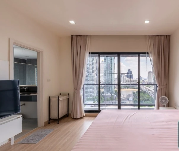 For sale: Urbano Absolute Sathon-Taksin, 21st floor. Fully furnished and ready to move in—book now!