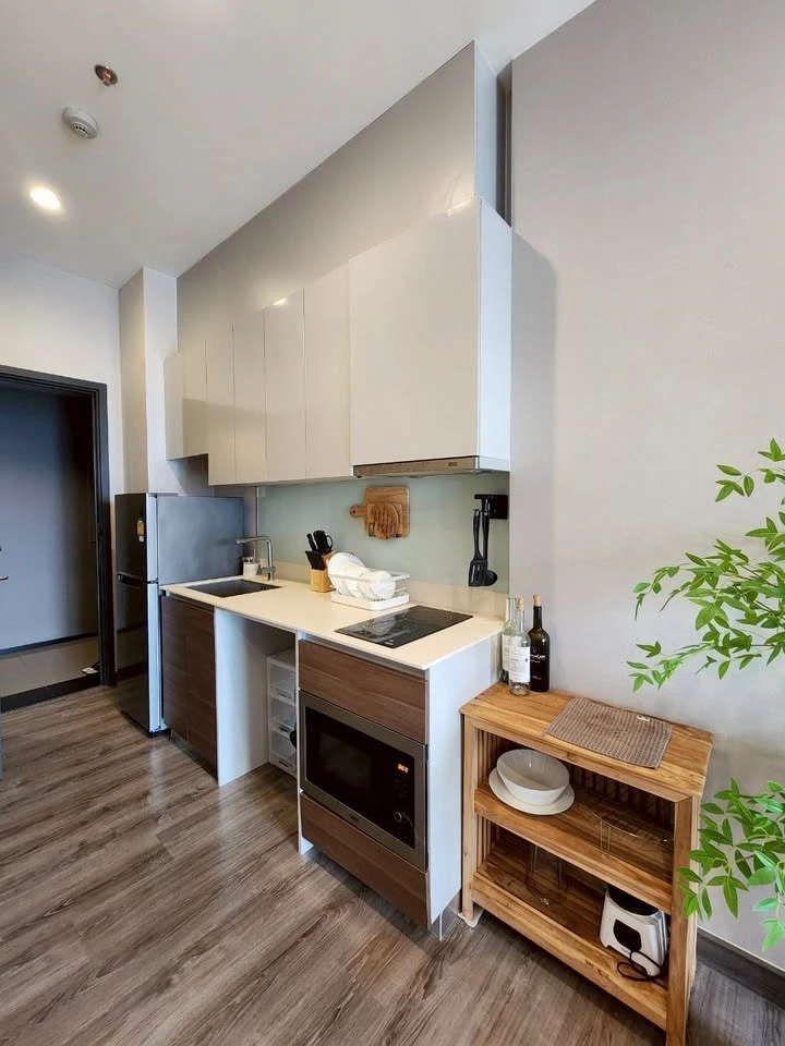 For sale: Urbano Rajavithi corner room with privacy, plenty of usable space, beautiful view of the Chao Phraya River. Don't miss it!