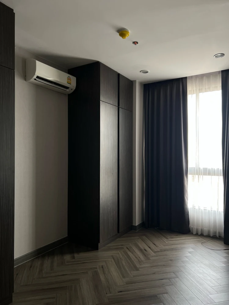 Urbano Ratchawithi for sale. Enjoy stunning views of the Rama VIII Bridge and the Chao Phraya River. Unobstructed, open view. Don't miss this opportun