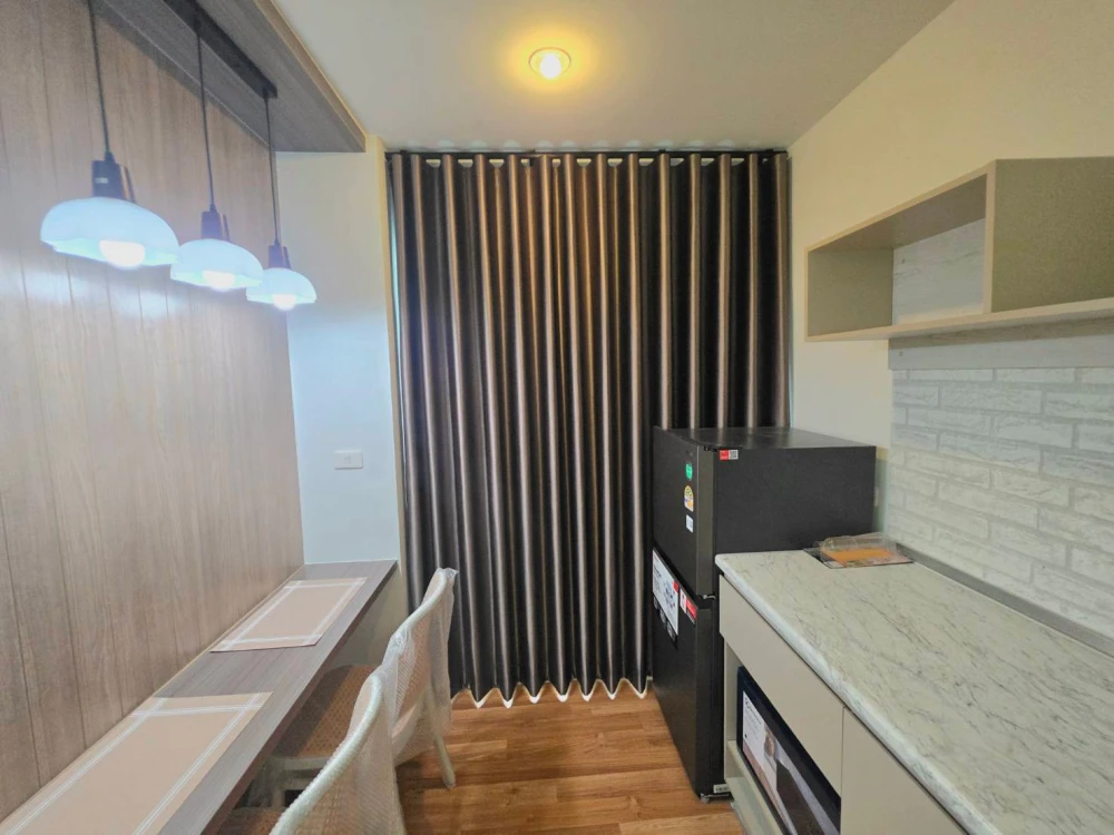 V Condo Ladkrabang for sale, 8th floor, pool view, beautiful room, fully furnished. Book now!