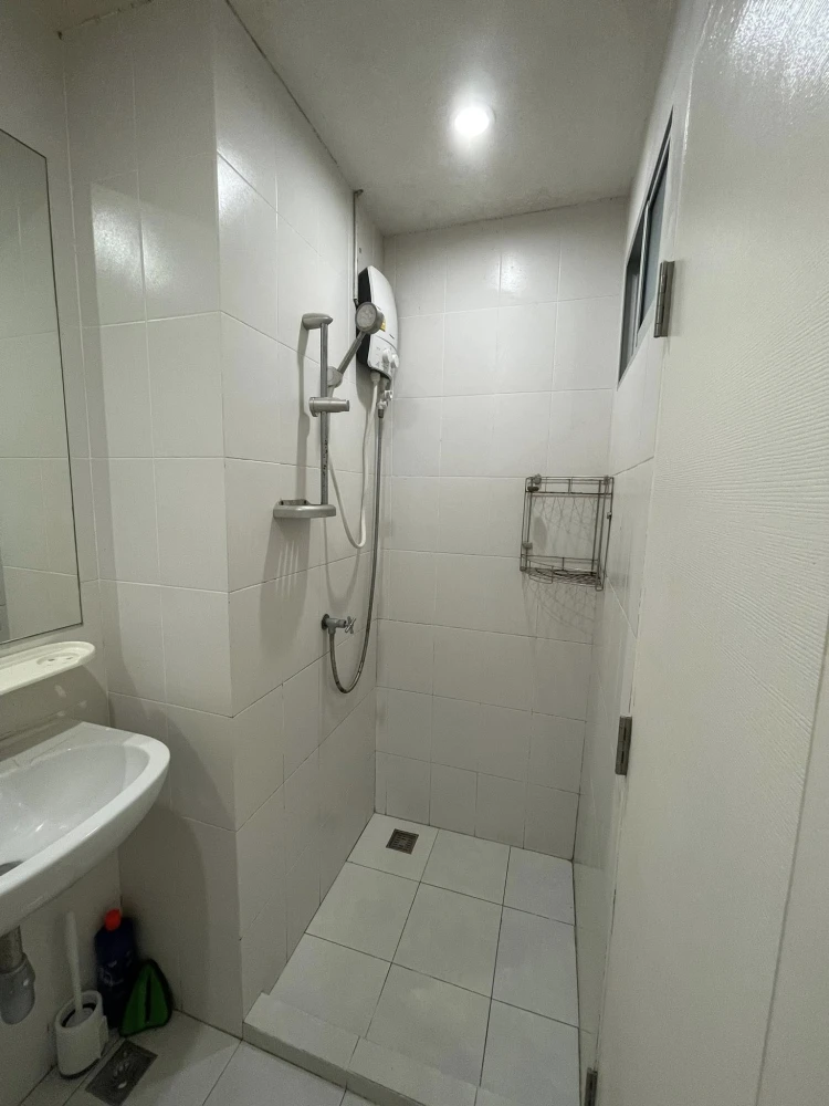 Selling V Condo Ladkrabang, 3rd floor unit, fully furnished, garden view. Don't miss out!