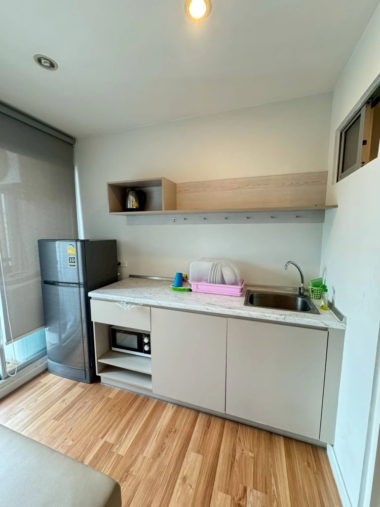 Selling V Condo Ladkrabang, 8th floor, a lovely unit with high-quality built-in furniture. Don't miss out!