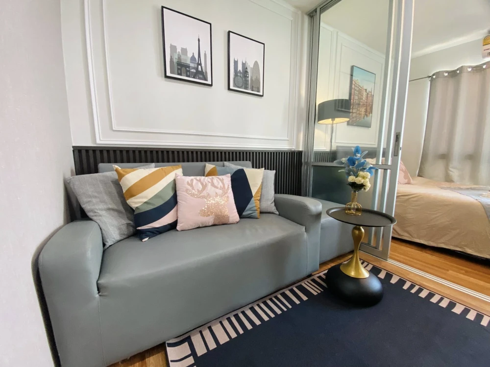 For sale: V Condo Ladkrabang, corner room with privacy, stylishly decorated, fully furnished, just bring your bags and move in.