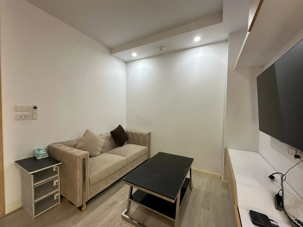 Selling V Condo Salaya, 1 bedroom, 1 bathroom. Fully furnished with appliances. Just bring your bags and move in!