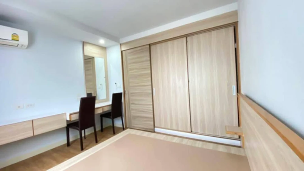 For sale: V Condo Salaya, 3rd floor, complete with furniture and appliances. Great value. Hurry and reserve now!