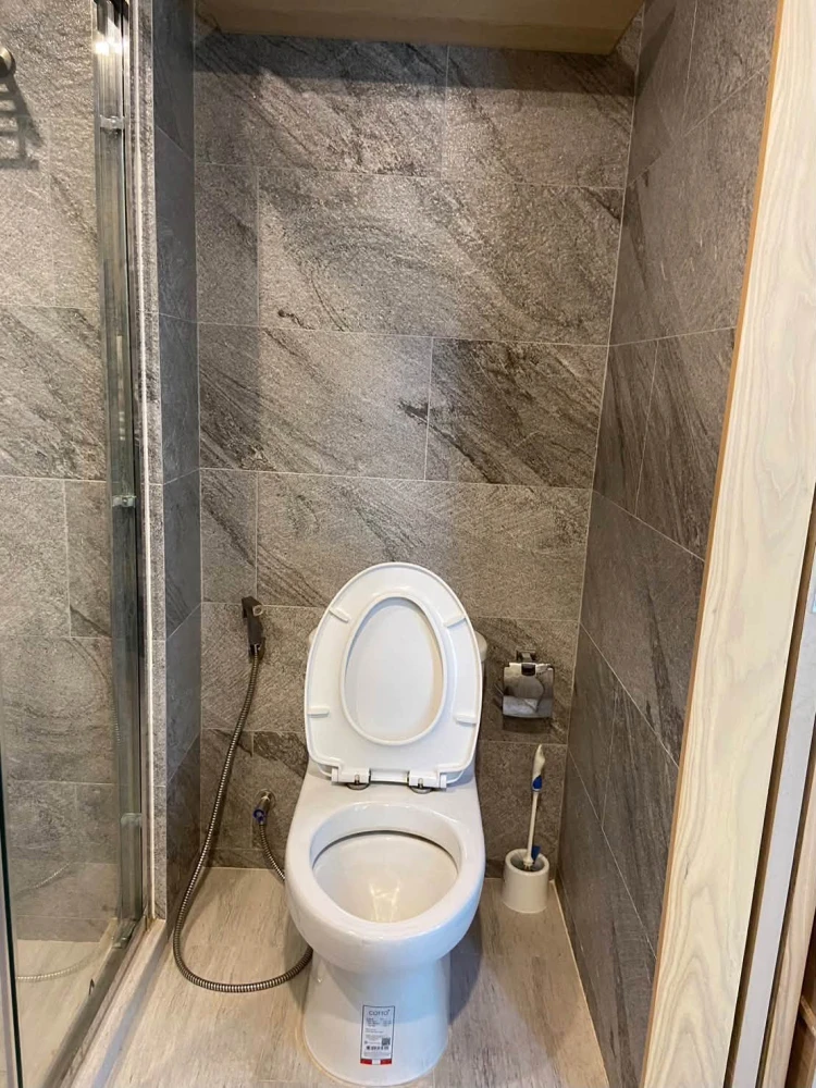 For sale: V Condo Salaya, Building 7, 4th floor, facing the golf course. Comes with fantastic furniture—don’t miss out!