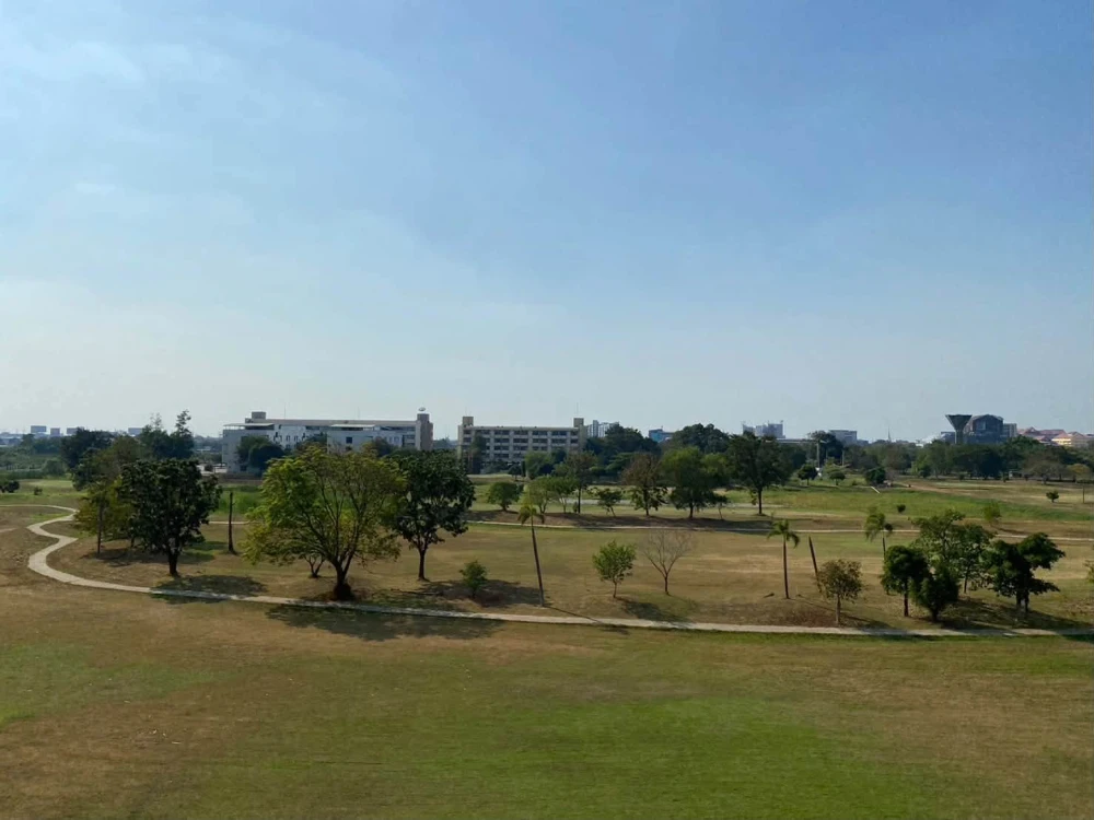 For sale: V Condo Salaya, Building 7, 4th floor, facing the golf course. Comes with fantastic furniture—don’t miss out!
