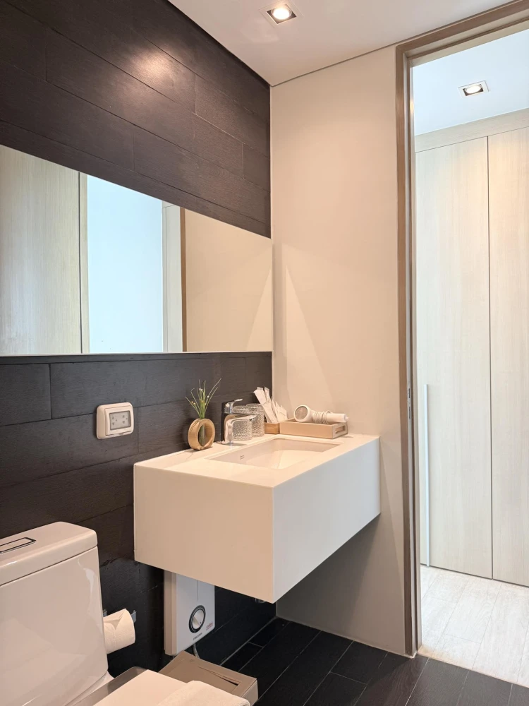 Veranda Residence Pattaya for sale, spacious room, lots of usable space, good location, comes with complete facilities, reserve now.