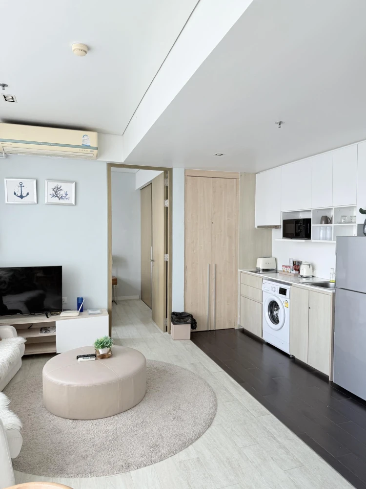 Veranda Residence Pattaya for sale, spacious room, lots of usable space, good location, comes with complete facilities, reserve now.