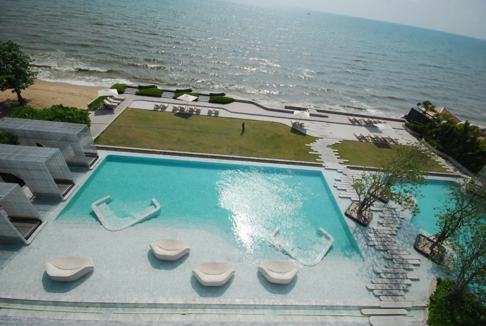 For rent: Veranda Residence Pattaya, high floor unit, spacious and comfortable. Book now!