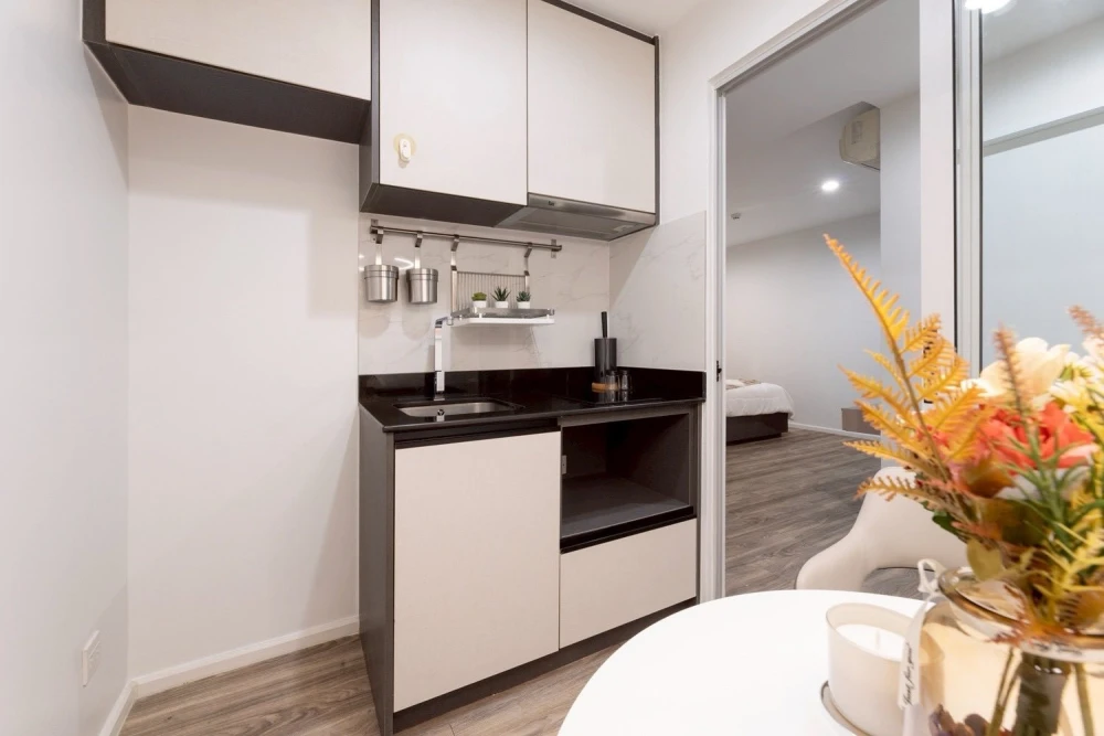 Very Condo Sukhumvit 72 for sale, beautifully decorated room, fully equipped with all amenities. Good like this, reserve now.