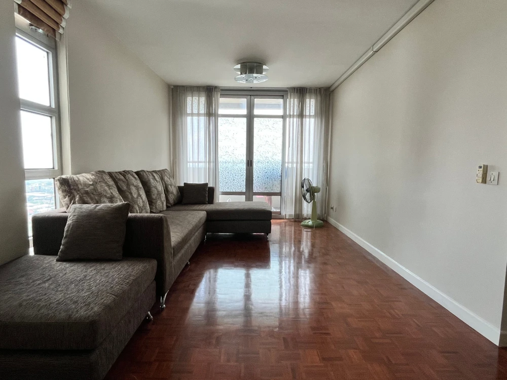 Victoria Lakeview Condominium for sale, 29th floor. River view, great view, ready to move in. Buy now!