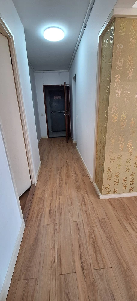 Victoria Lakeview Condominium for sale. Very high floor unit with 2 bedrooms. Book now, don't hesitate!