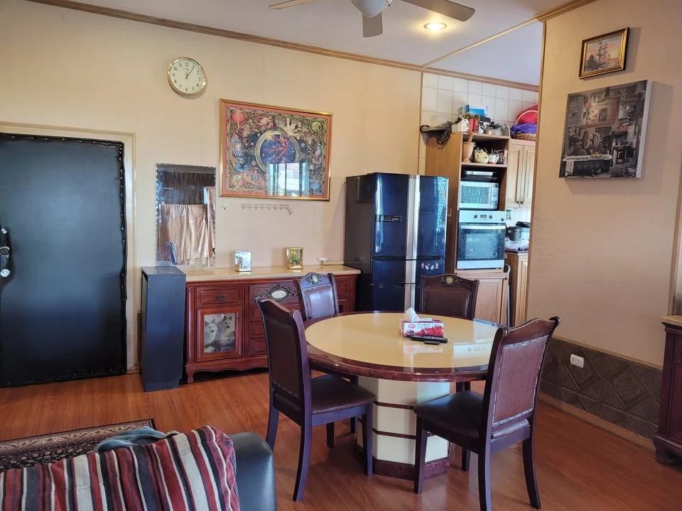 View Talay Condominium 5 for sale, Pattaya side, no elevator required, 2 meters above ground level, spacious living space, reserve now.