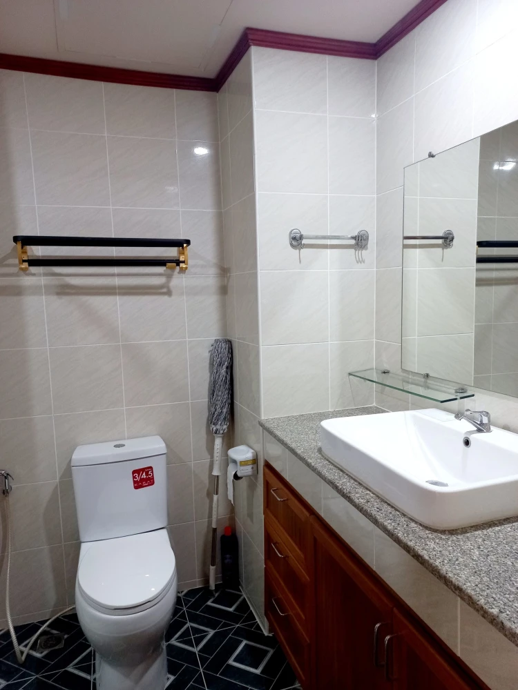 For sale View Talay Jomtien Condominium 1-8, spacious rooms, lots of usable space, good location, beautiful sea view, don't miss it.