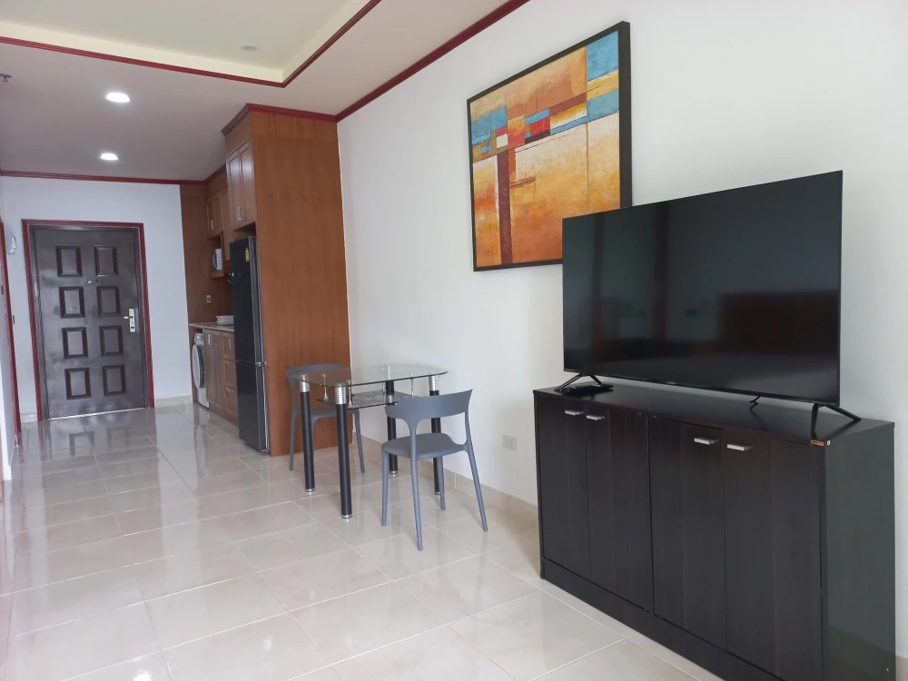 For sale View Talay Jomtien Condominium 1-8, spacious rooms, lots of usable space, good location, beautiful sea view, don't miss it.
