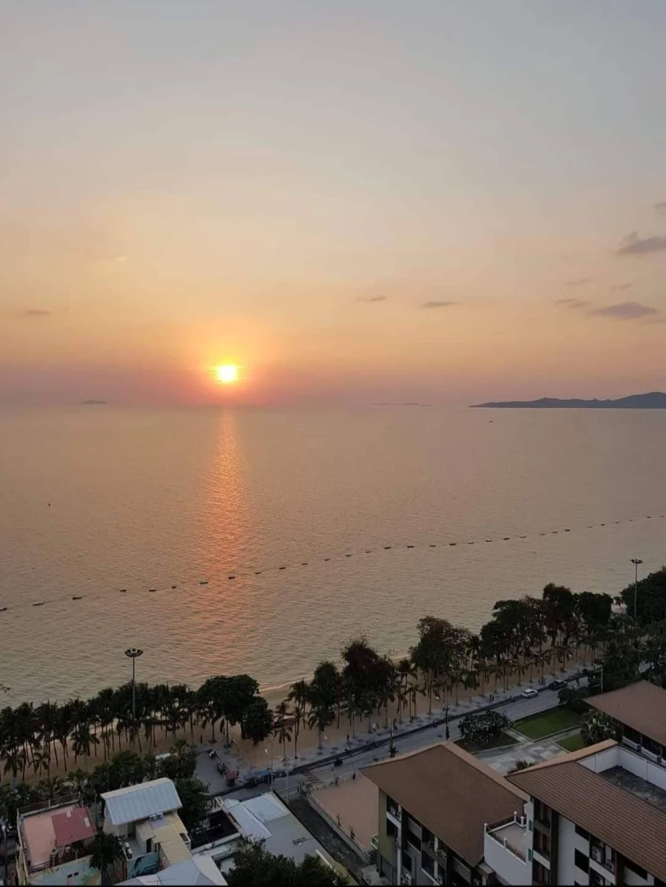For sale View Talay Jomtien Condominium 1-8, spacious rooms, lots of usable space, good location, beautiful sea view, don't miss it.