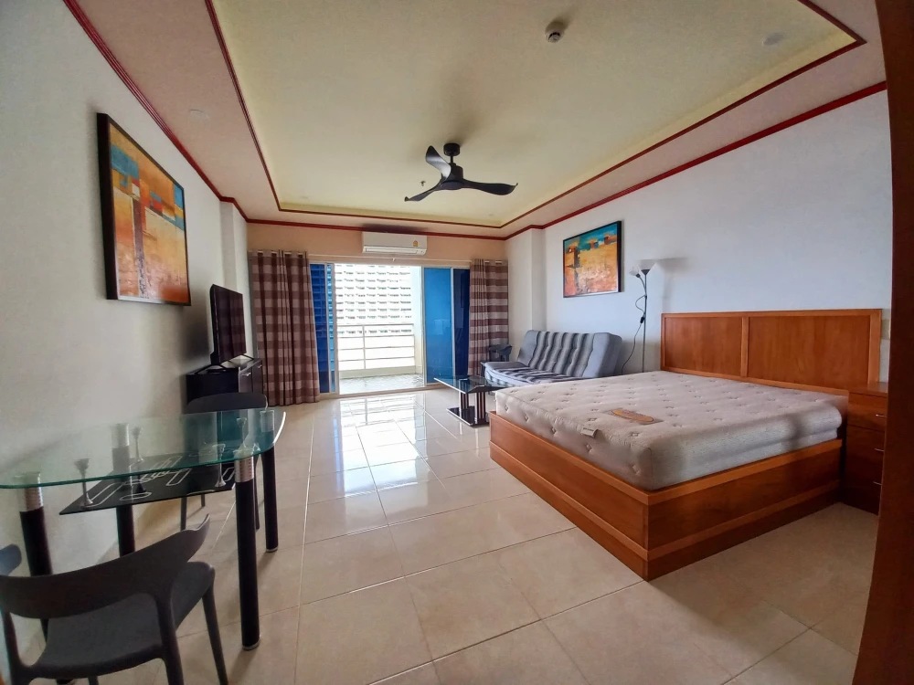 For sale View Talay Jomtien Condominium 1-8, spacious rooms, lots of usable space, good location, beautiful sea view, don't miss it.