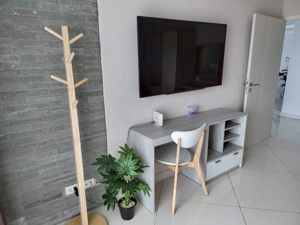 For sale View Talay Jomtien Condominium 1-8, spacious rooms, lots of usable space, good location, beautiful view, don't miss it.