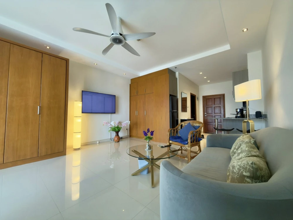 Selling View Talay Jomtien Condominium units 1-8. Ready to move in, high floors, sea view, spacious and comfortable. Book now!