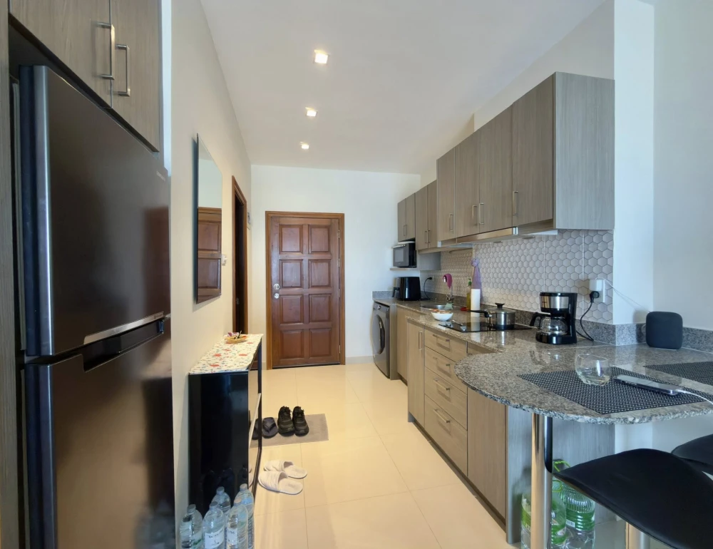Selling View Talay Jomtien Condominium units 1-8. Ready to move in, high floors, sea view, spacious and comfortable. Book now!