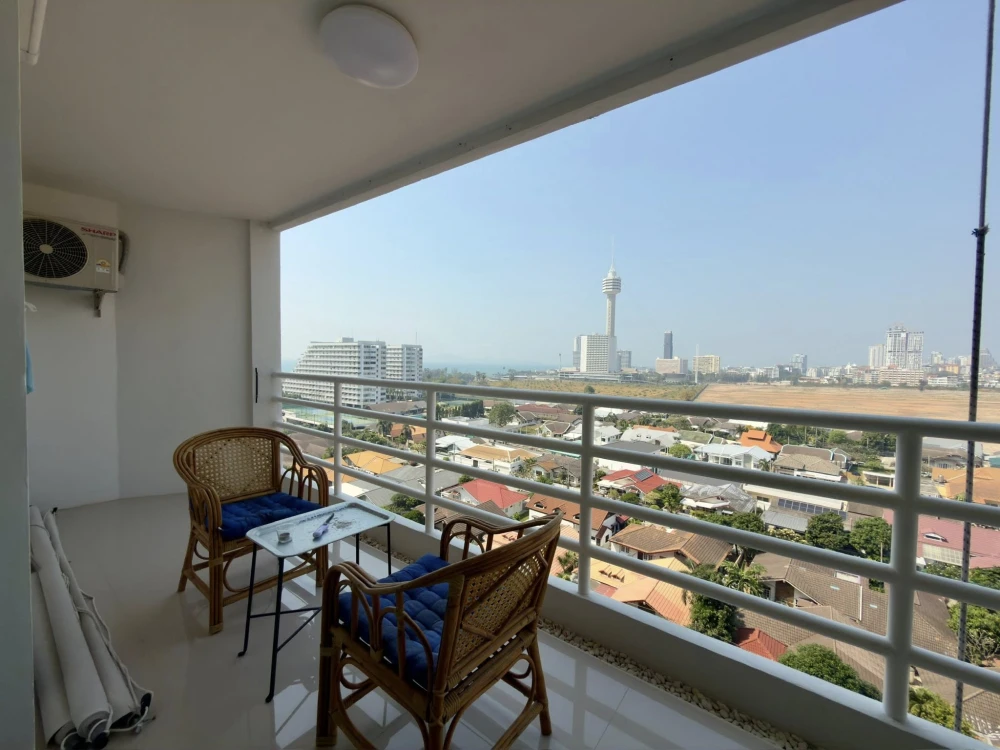 Selling View Talay Jomtien Condominium units 1-8. Ready to move in, high floors, sea view, spacious and comfortable. Book now!