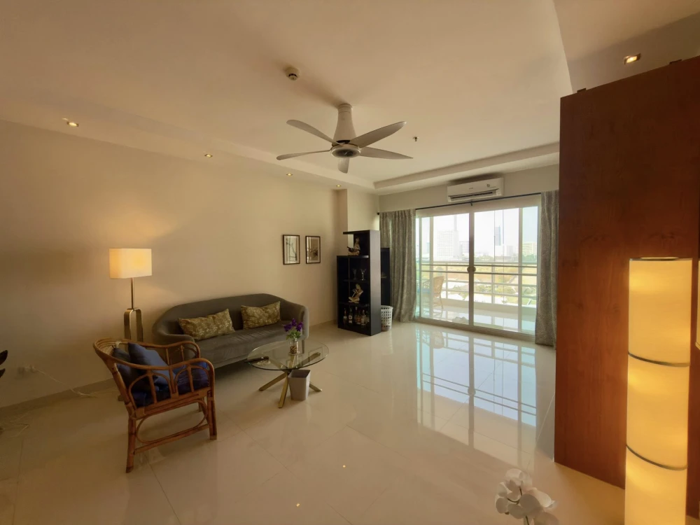 Selling View Talay Jomtien Condominium units 1-8. Ready to move in, high floors, sea view, spacious and comfortable. Book now!