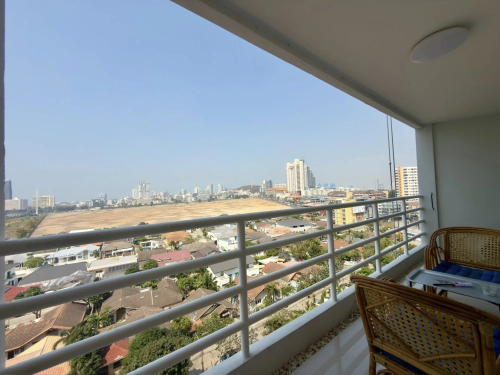 Selling View Talay Jomtien Condominium units 1-8. Ready to move in, high floors, sea view, spacious and comfortable. Book now!