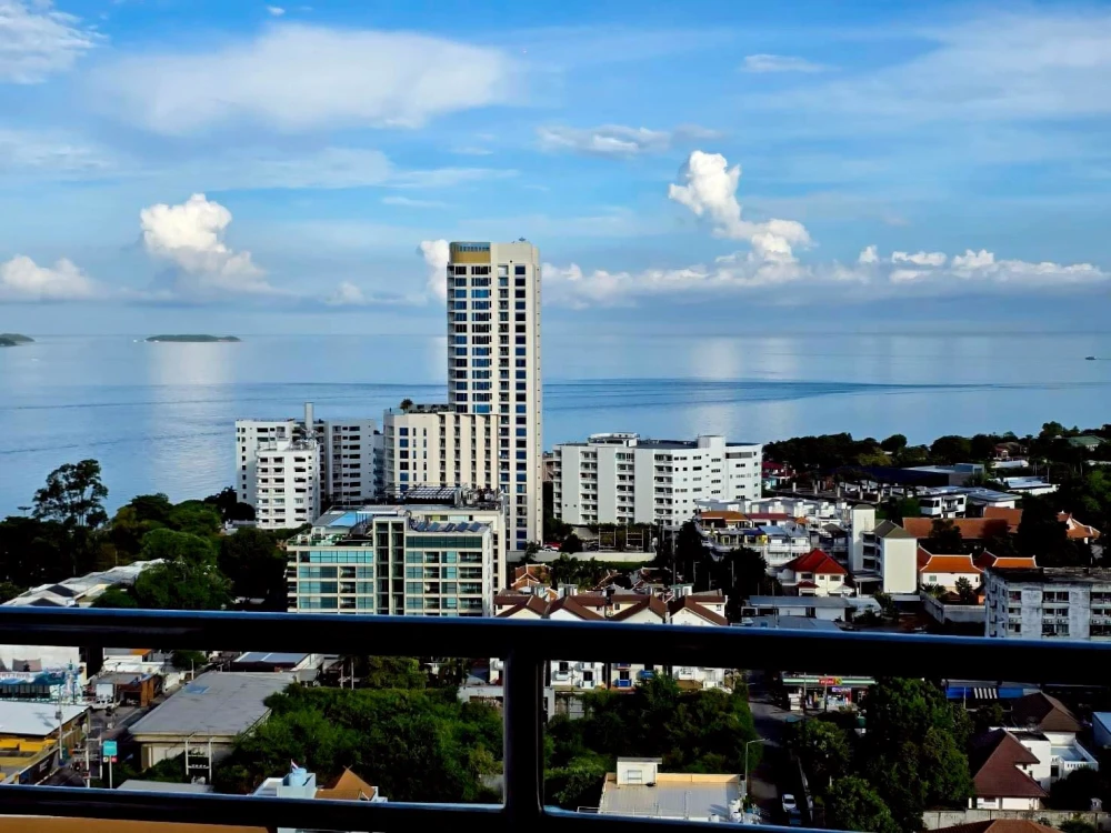 Selling View Talay condo. Very spacious room with stunning built-in furnishings throughout. You'll regret missing out!