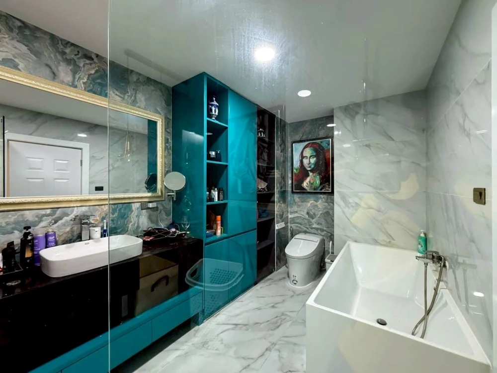 Selling View Talay condo. Very spacious room with stunning built-in furnishings throughout. You'll regret missing out!