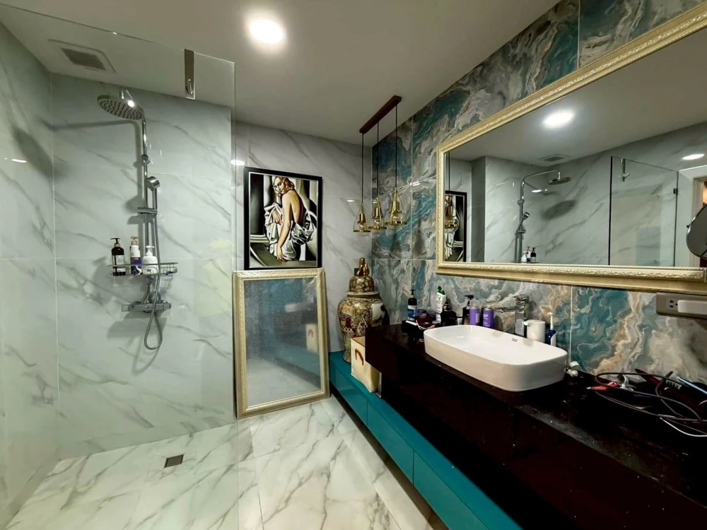 Selling View Talay condo. Very spacious room with stunning built-in furnishings throughout. You'll regret missing out!
