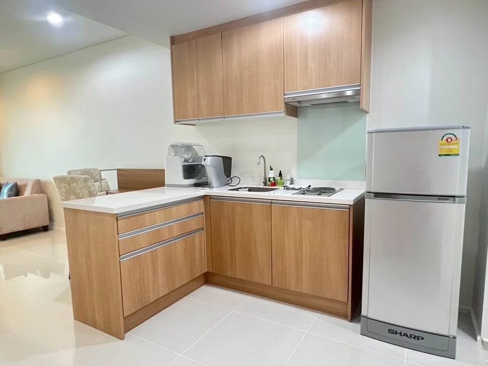 For sale: Villa Asoke, 1 bedroom, 1 bathroom, large usable area, fully furnished. Don't miss out on this great deal.