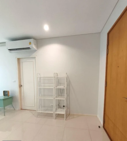 Villa Asoke for sale, 11th floor, comes with complete furniture and appliances. Buy now, hurry!