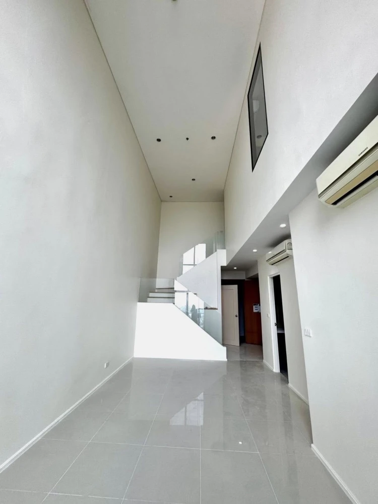 Villa Asoke for sale, empty duplex, 2 bedrooms, good project, nice to live in, hurry and reserve now, urgent!