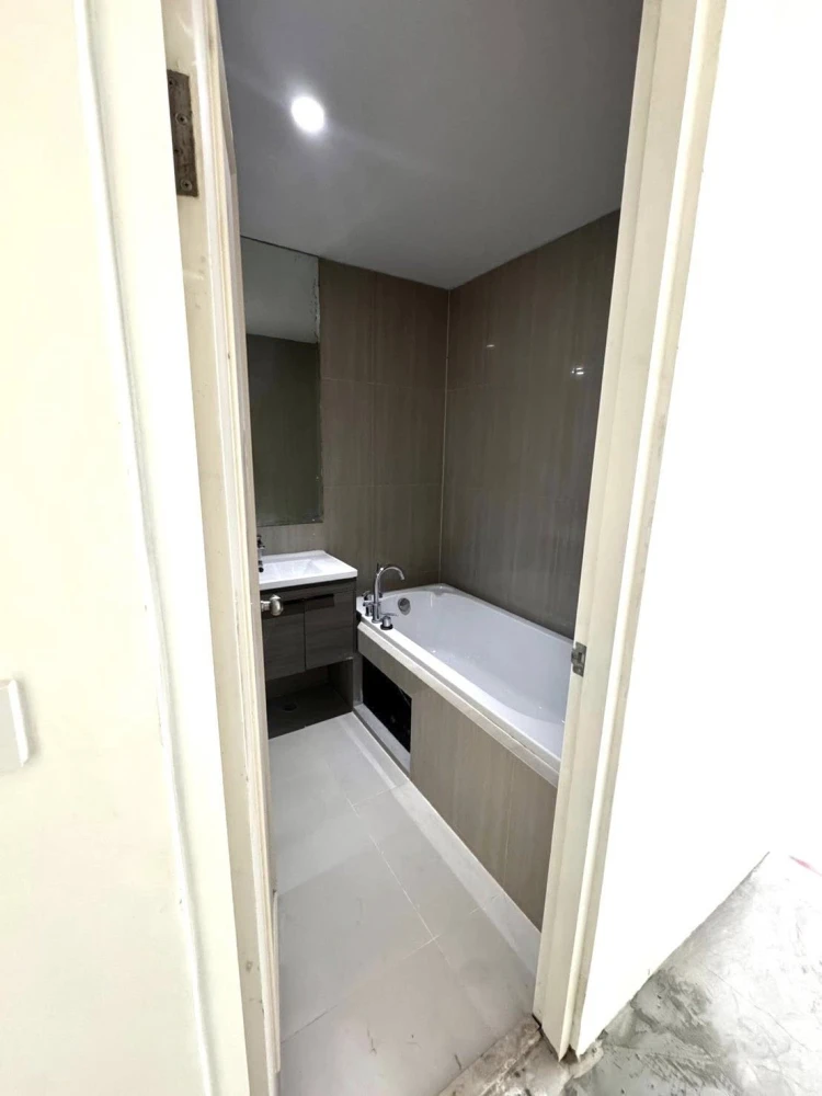 Villa Asoke for sale, empty duplex, 2 bedrooms, good project, nice to live in, hurry and reserve now, urgent!