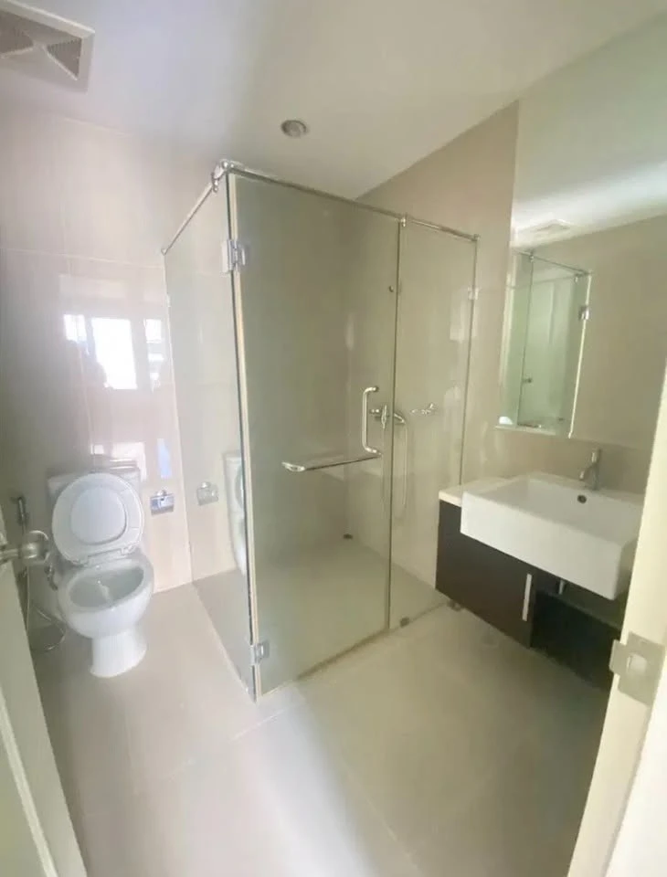 ขาย Villa Asoke ห้องเปล่า พื้นที่ใช้สอยกว้าง ชั้น 41 สูงสุดๆ วิวเมืองสวยจึ้งไปเลย จองแล้วจะไม่ผิดหวัง