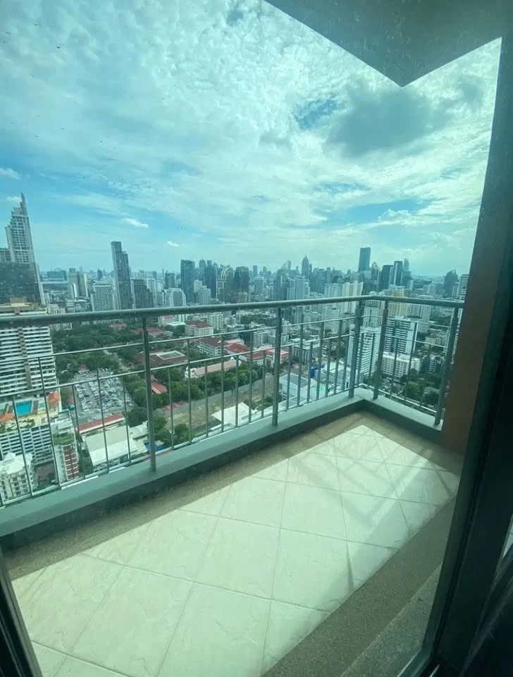ขาย Villa Asoke ห้องเปล่า พื้นที่ใช้สอยกว้าง ชั้น 41 สูงสุดๆ วิวเมืองสวยจึ้งไปเลย จองแล้วจะไม่ผิดหวัง