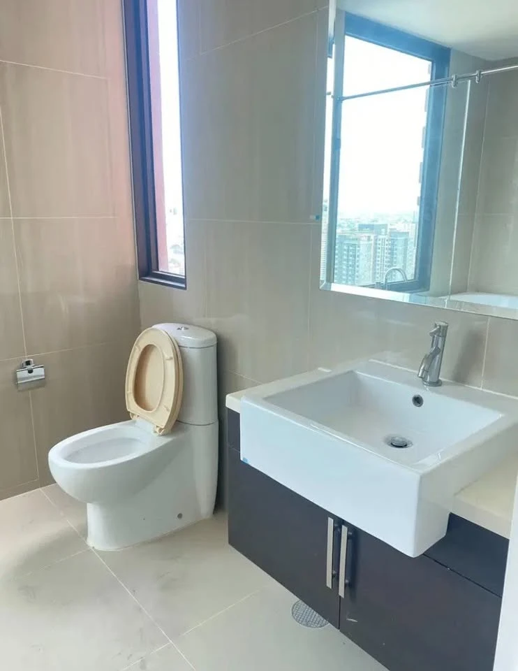 ขาย Villa Asoke ห้องเปล่า พื้นที่ใช้สอยกว้าง ชั้น 41 สูงสุดๆ วิวเมืองสวยจึ้งไปเลย จองแล้วจะไม่ผิดหวัง