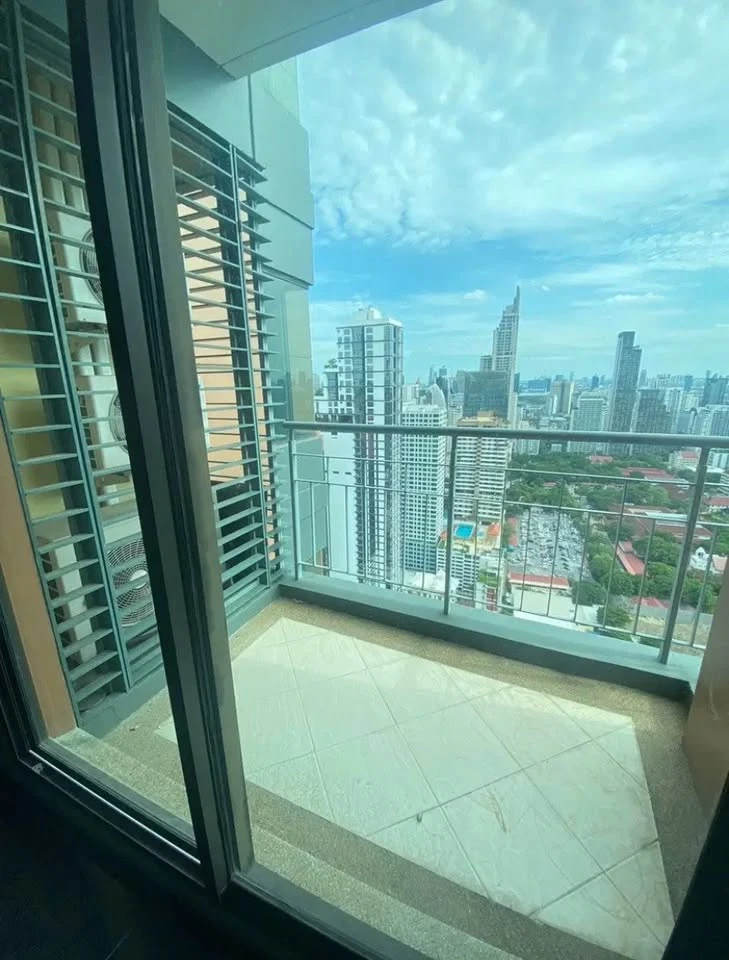 ขาย Villa Asoke ห้องเปล่า พื้นที่ใช้สอยกว้าง ชั้น 41 สูงสุดๆ วิวเมืองสวยจึ้งไปเลย จองแล้วจะไม่ผิดหวัง