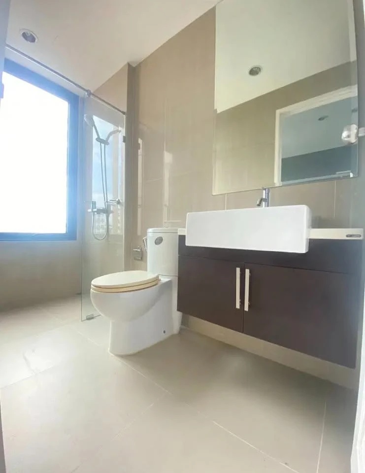 ขาย Villa Asoke ห้องเปล่า พื้นที่ใช้สอยกว้าง ชั้น 41 สูงสุดๆ วิวเมืองสวยจึ้งไปเลย จองแล้วจะไม่ผิดหวัง