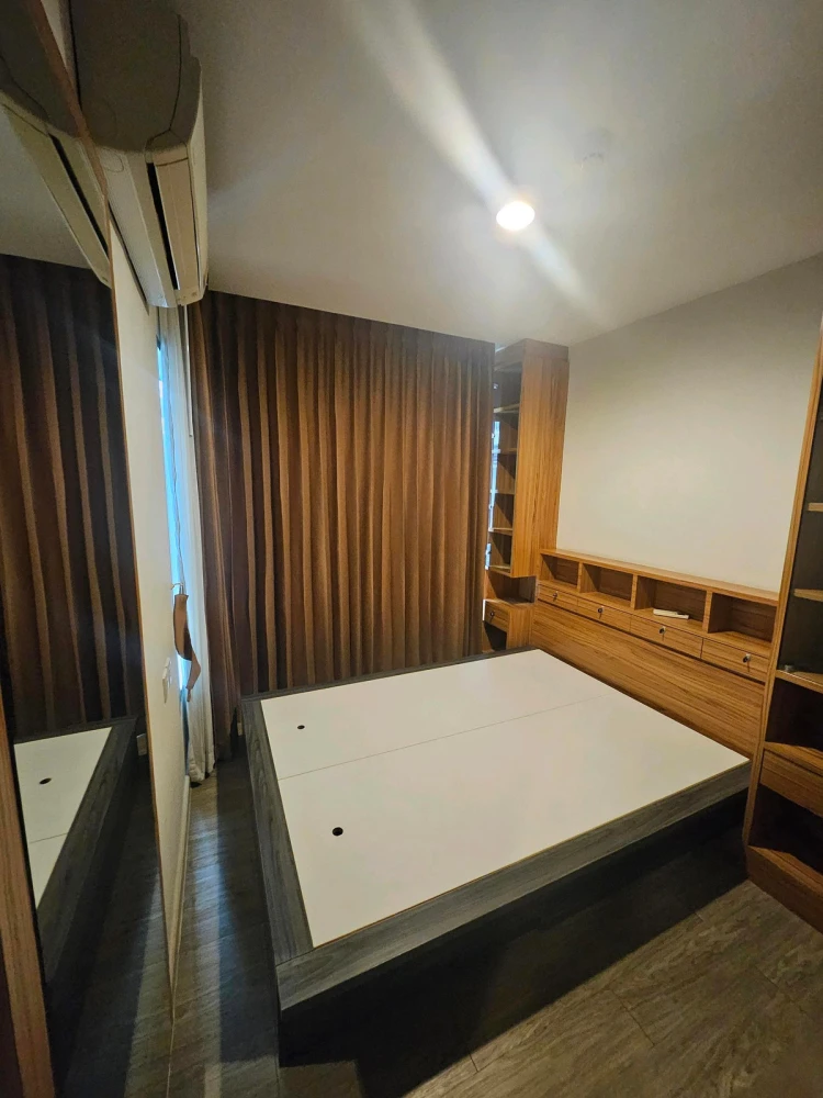 Villa Lasalle unit for sale on the 5th floor—a lovely, well-appointed space that comes fully furnished. Book it now!