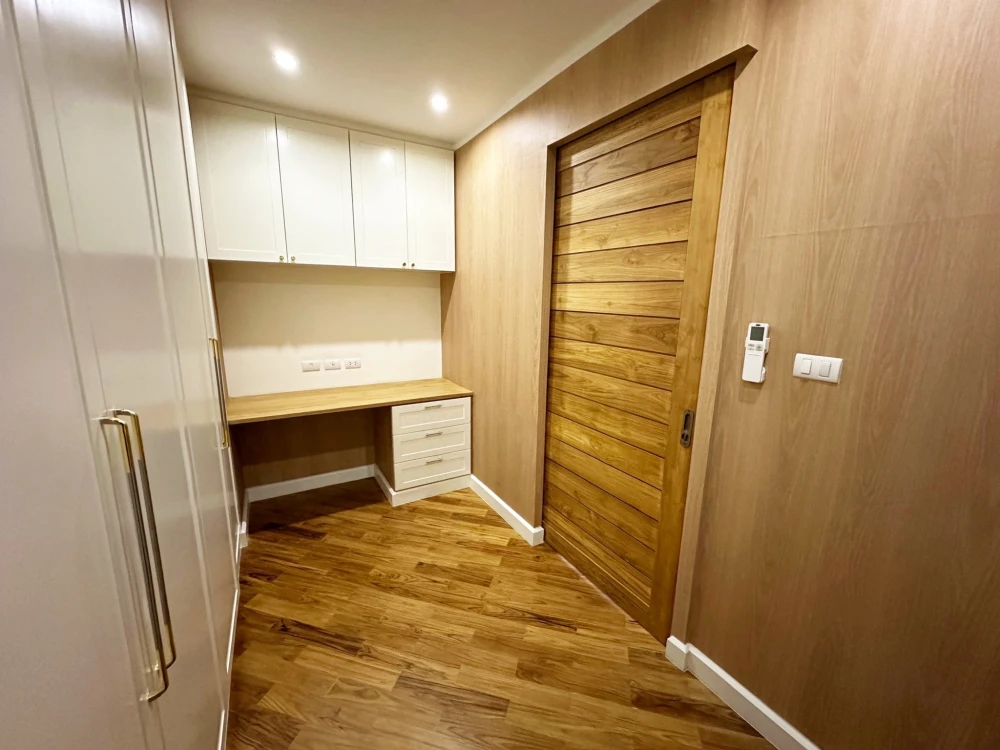 For sale: Watermark Chaophraya River, very spacious room, high floor in the city center, view of the Chao Phraya River. Can you not book it?
