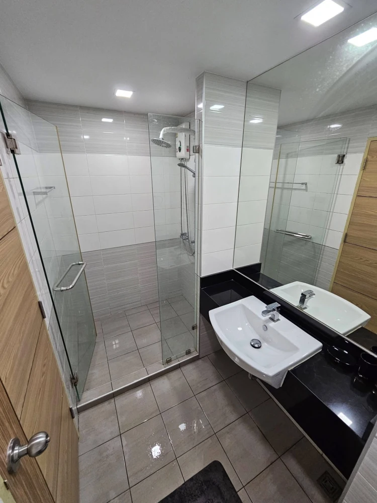 ขาย Whale Marina Condo ห้องพร้อมเฟอร์น่าอยู่ มาแต่ตัวเข้าอยู่ได้เลย!!!
