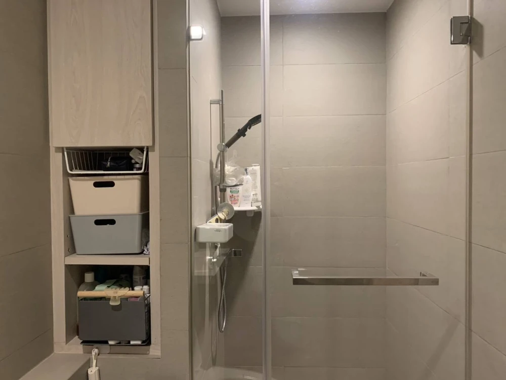 For Sale: Whizdom Connect Sukhumvit. A high-floor condo in a prime location featuring panoramic city views and complete built-in furnishings. A must-b