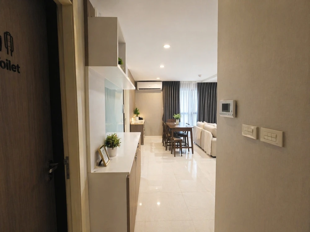 Selling Whizdom The Exclusive, extra-large 1-bedroom unit with unobstructed views and plenty of natural light. Book now!