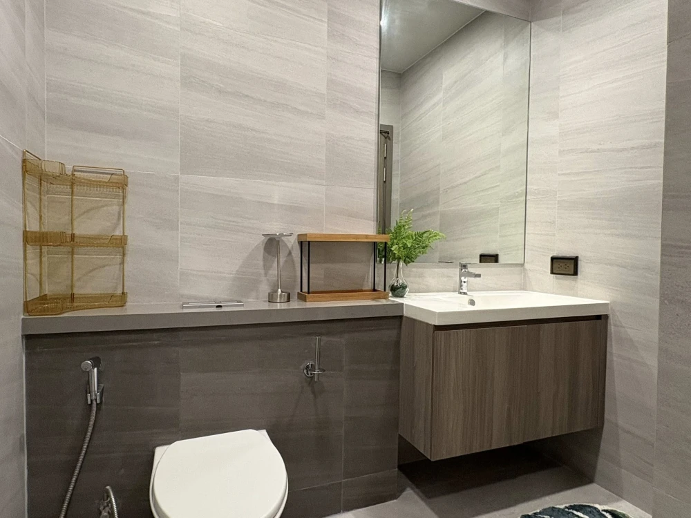 Whizdom the Forestias for sale, Destinia Building, 42nd floor, forest park view, fully furnished and equipped with appliances, ready to move in.