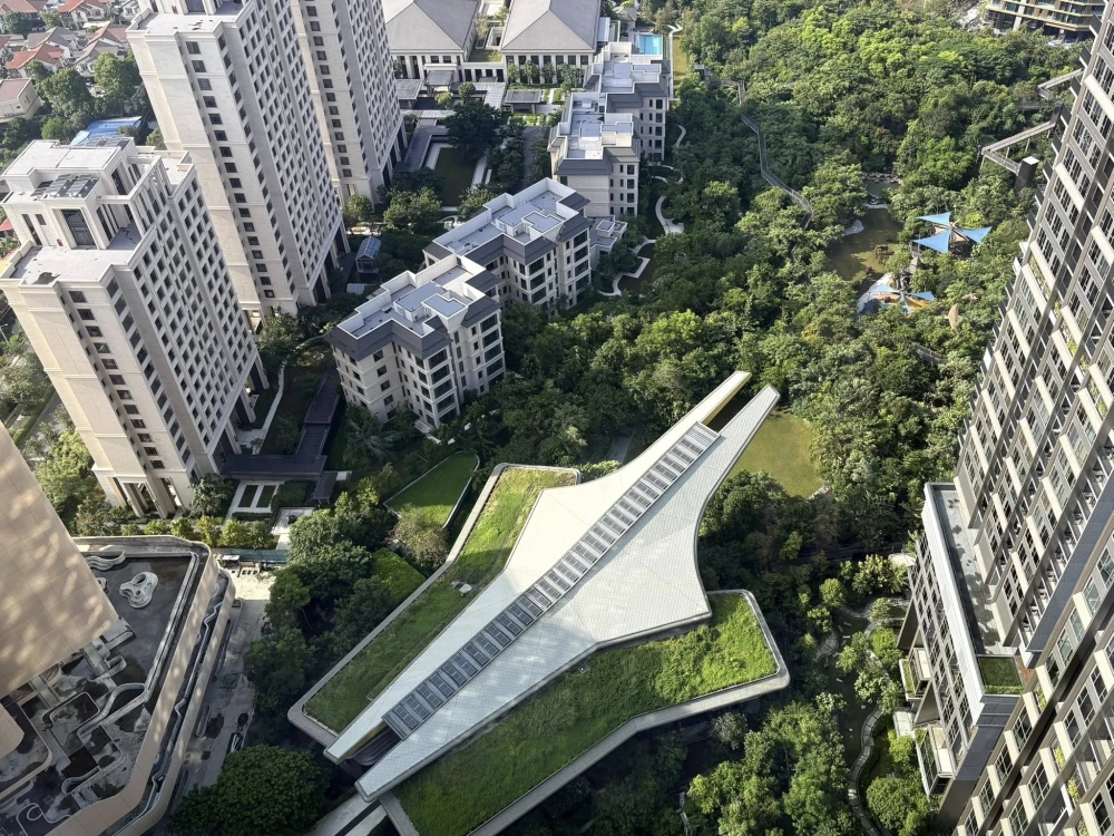 Whizdom the Forestias for sale, Destinia Building, 42nd floor, forest park view, fully furnished and equipped with appliances, ready to move in.